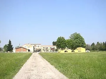 Du Mas De La Feniere 3*
